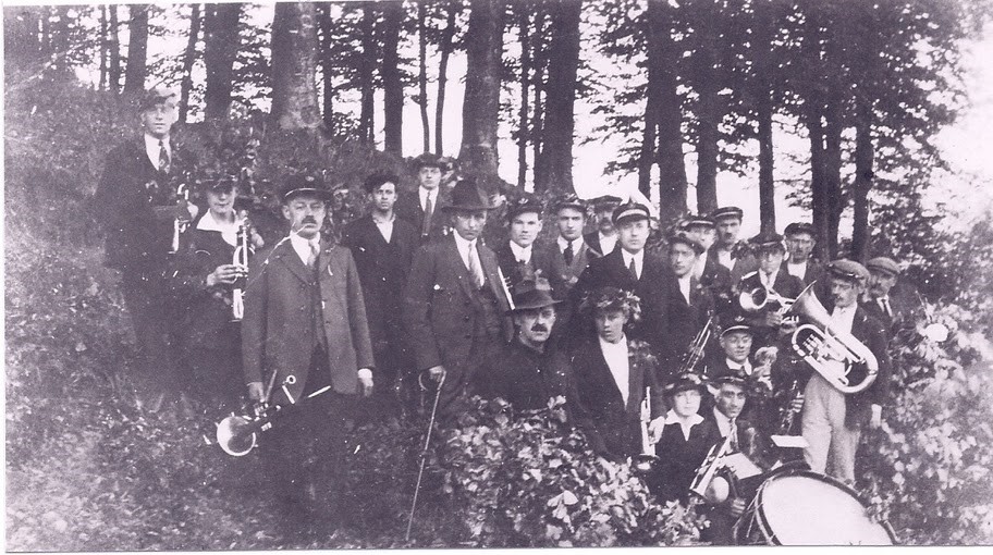 1. Mee 1920